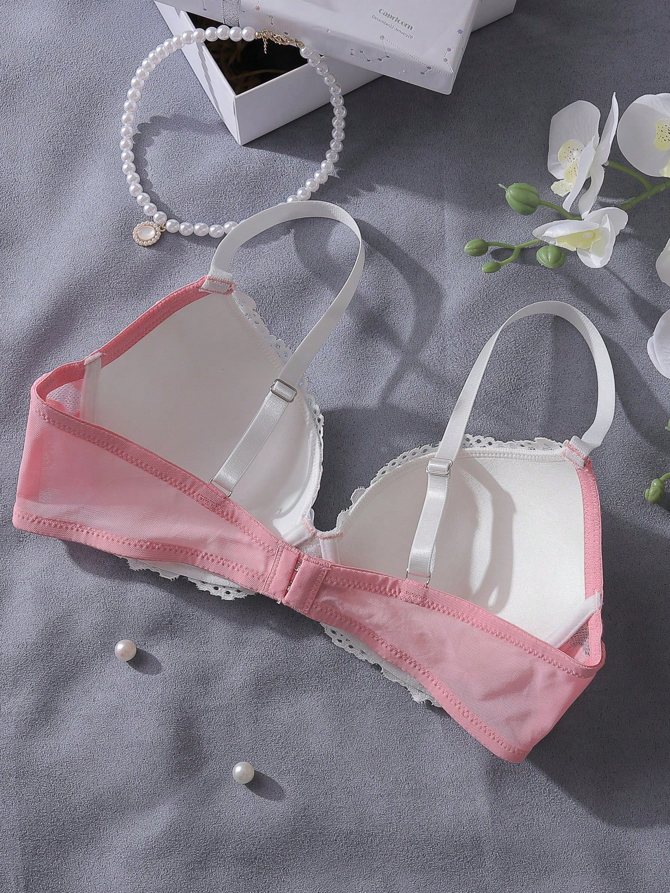 Pink and White Lace Patchwork  - Underwire Bra Padded 评论和价格